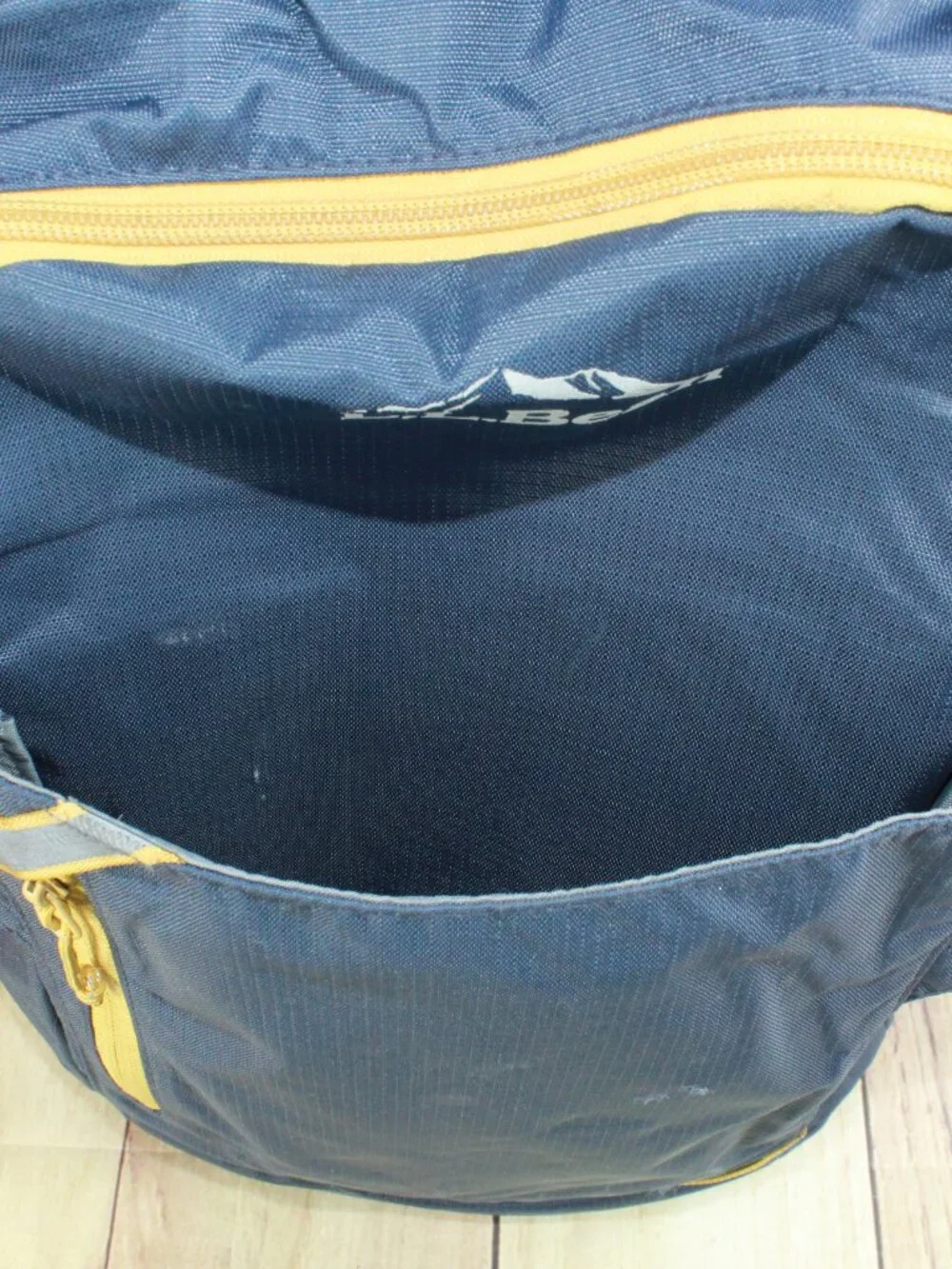 LL Bean Unisex Navy Adult Comfort Carry Portable Locker Pack 42L Hiking Backpack